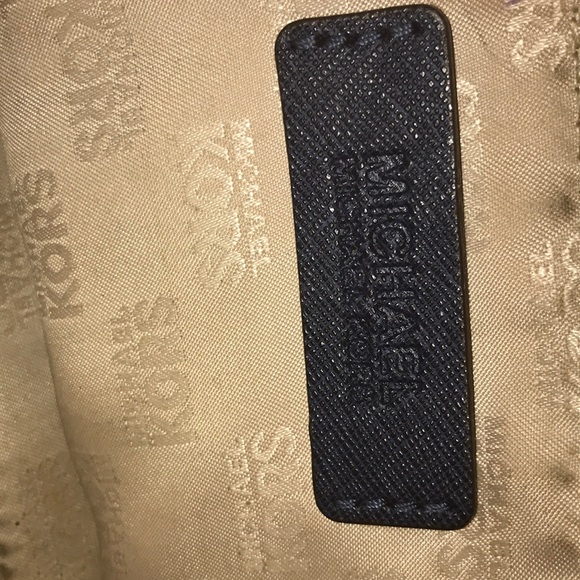 A Mimi Michael kors pruse - Picture 4 of 5